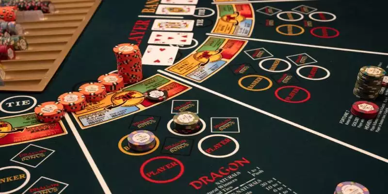 Tham khảo cách chia bài đơn giản của Baccarat kubet77